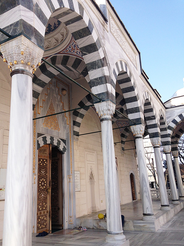 モスクで礼拝しよう「東京ジャーミー・トルコ文化センター」