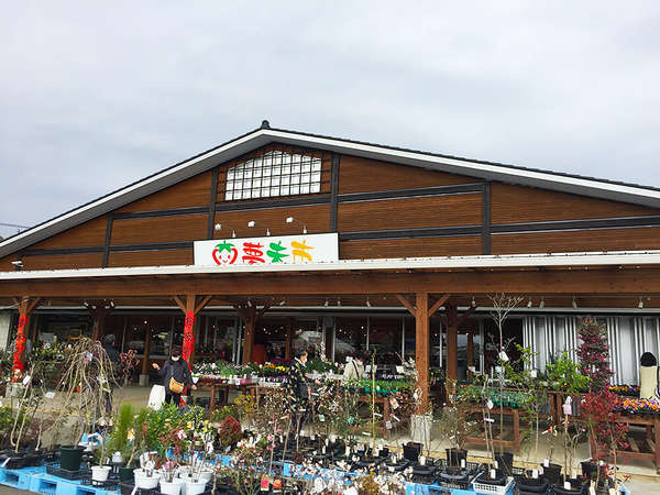 大型農産物直売所の画像