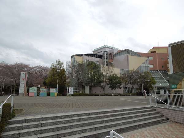 緑豊かな研修施設の画像