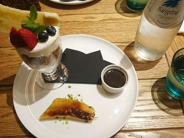 おしゃれ空間の本格ビストロカフェの画像