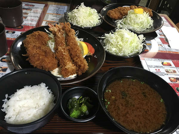 ソースも衣も美味しいとんかつやさん エビフライもオススメ！の画像