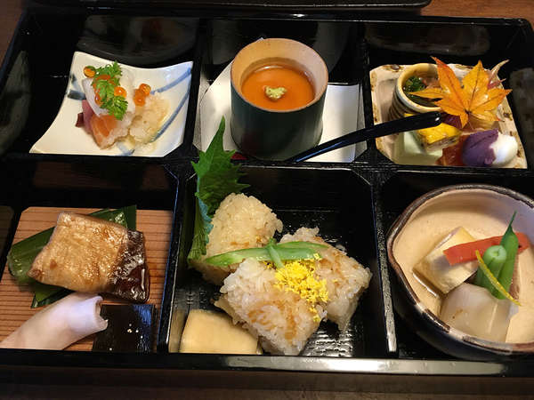 おそばや一品料理がオススメですの画像