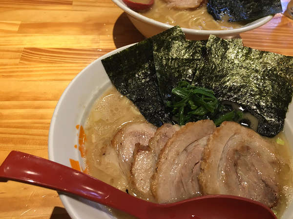 大人気のラーメン屋さんの画像
