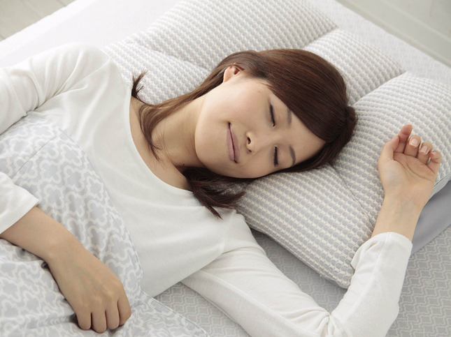 ぐっすり眠りたい人、まくらを見直してみては？