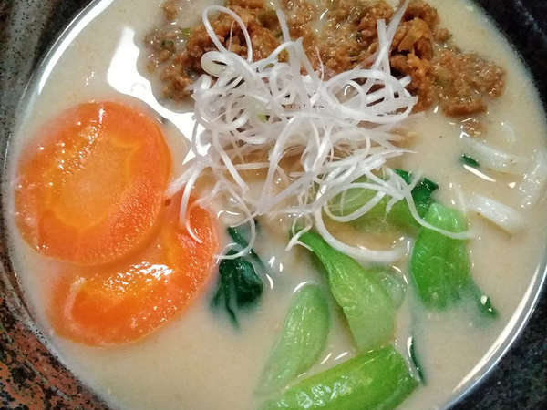 古民家で食べる、もっちもちのうどんの画像