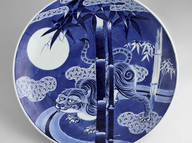 藍色浪漫(ろうまん)―伊万里染付・図変り大皿の世界―展