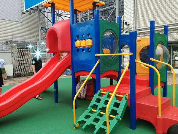 小田急百貨店の子供が遊べる屋上広場の画像