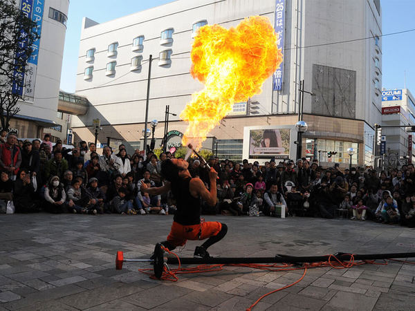 今年も開催決定「にぎわい爆発！あつぎ国際大道芸」の画像