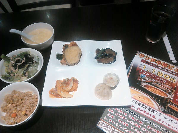 本格的中華料理の食べ放題の画像