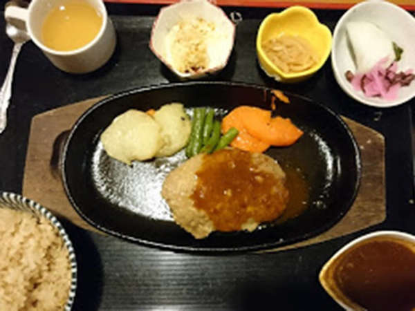 和食屋さんの満腹ランチの画像