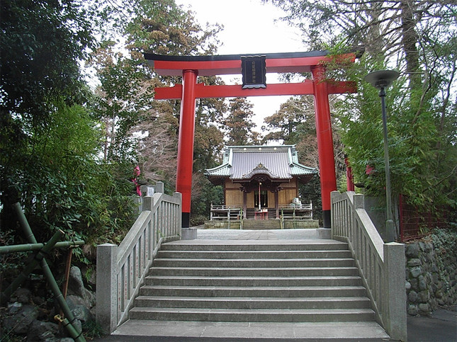 ”白笹稲荷神社の鳥居”