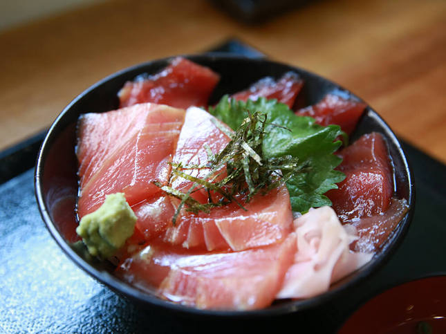 ふじやす食堂の美味しそうな鉄火丼