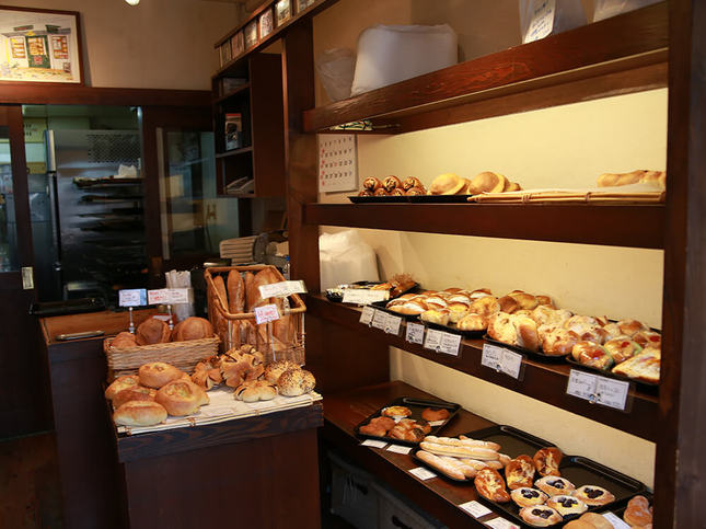 街を照らす、灯台のようなパン屋さん!