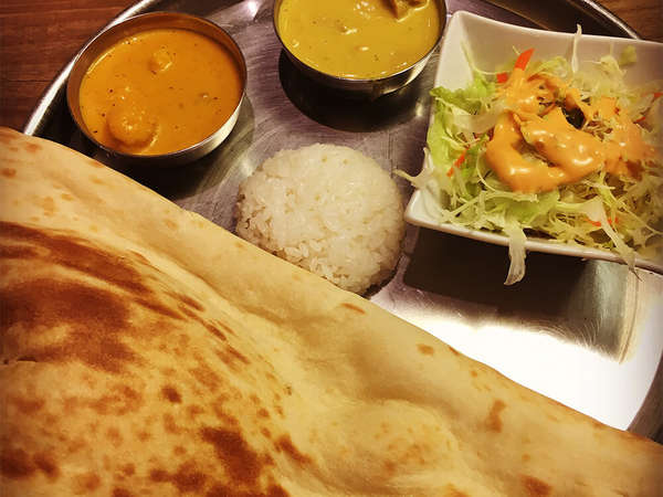 メニュー豊富なインド料理の画像