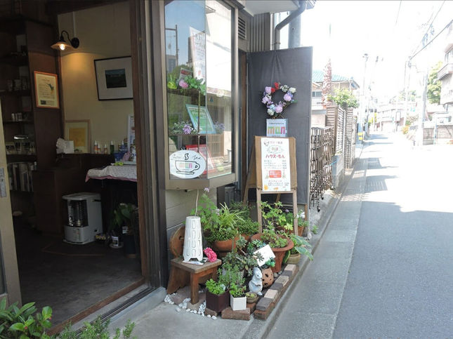 コーヒーとハーブティーの喫茶店