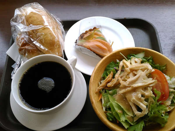ランチタイムにケーキがサービスでもらえちゃうカフェ♪の画像