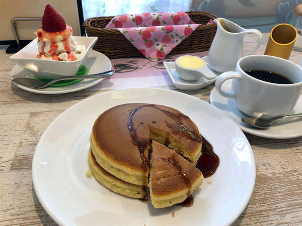 名店の味を引き継ぐ昭和レトロな「ホットケーキ」の画像