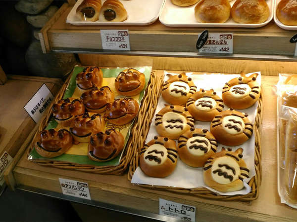 かわいいキャラクターパンのあるパン屋さんの画像