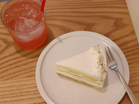 路地裏でも大人気「もものショートケーキ」がスタート