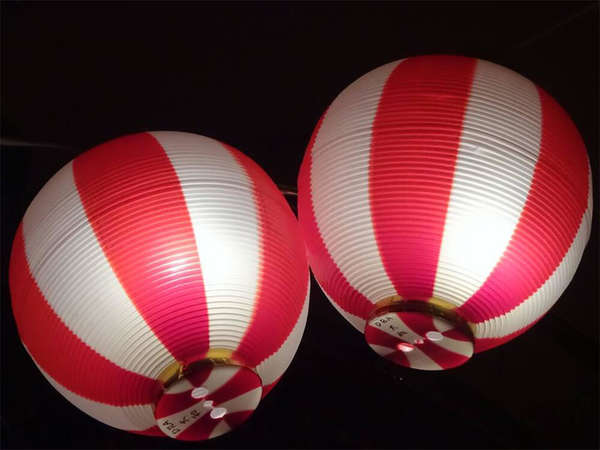 提灯は夏祭りの風物詩の画像