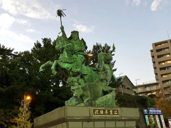 小田原駅西口の駅前広場に！の画像