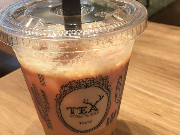 ピンク満載かわいいカフェの画像