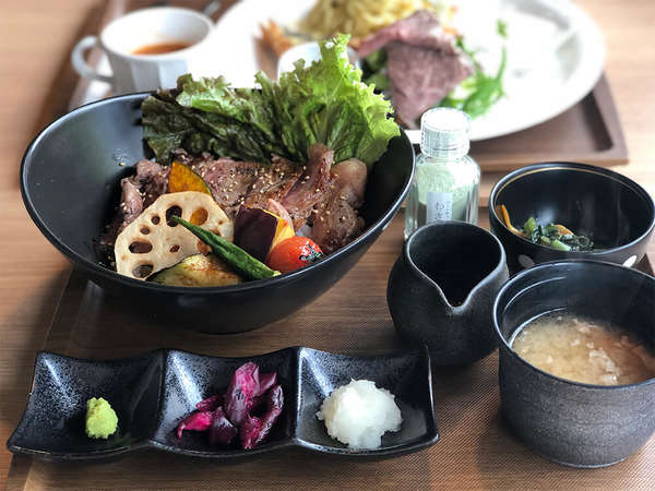 海賊船を眺めながらホッと一息。芦ノ湖畔の和カフェの画像