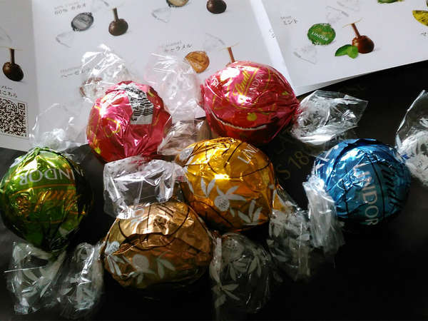 宝探しのように選べるチョコレートの画像