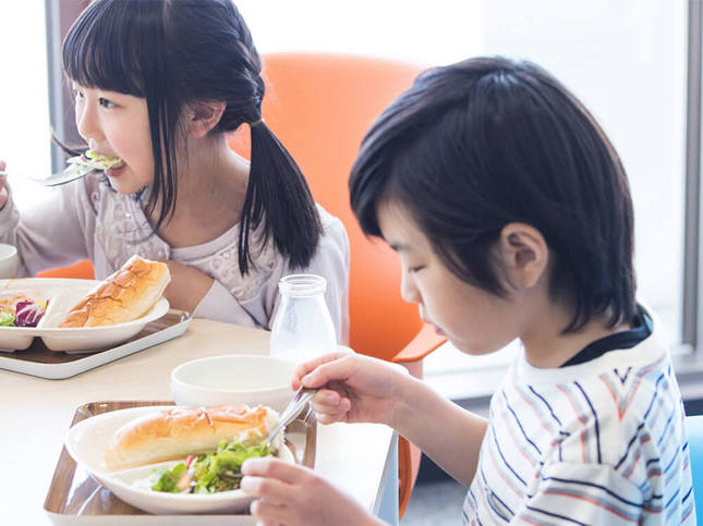 好き嫌いを克服しよう！学校給食の工夫と食育講座