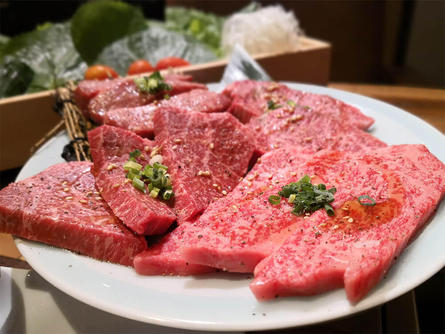 ワンコ＆子連れOKのオシャレな本格派焼肉屋さん。