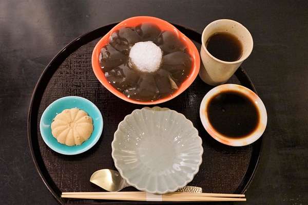 絶品！生わらび餅やかき氷！下北沢のレトロな甘味処の画像