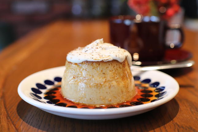 カレエのお店で絶品すぱいすプリン  カフェ クミン