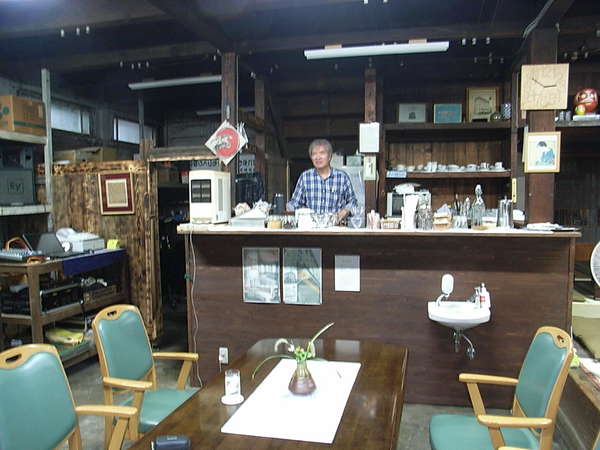 文化財の古い商店が喫茶店にの画像