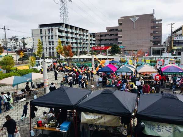 驚き☆栗平駅前に人がたくさん！！の画像