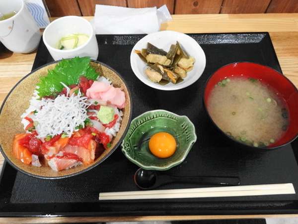 新鮮！地元のお魚屋さん直営の食堂＠藤沢の画像