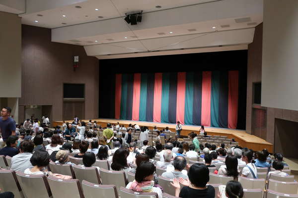 町田市民ホールの画像