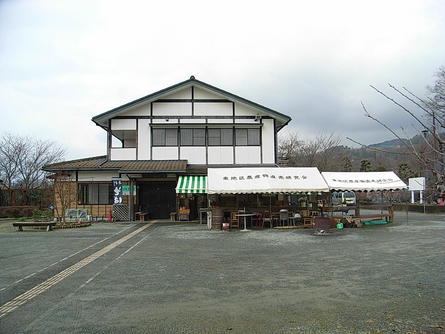 格安・新鮮な公園農産物直売所