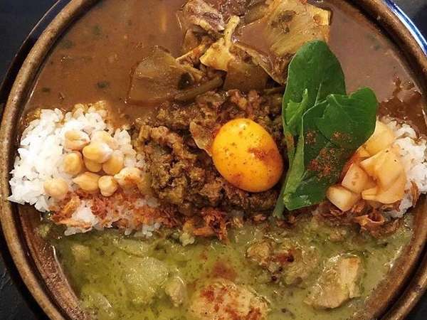 行列のできるカレー屋さんは朝8時から！の画像