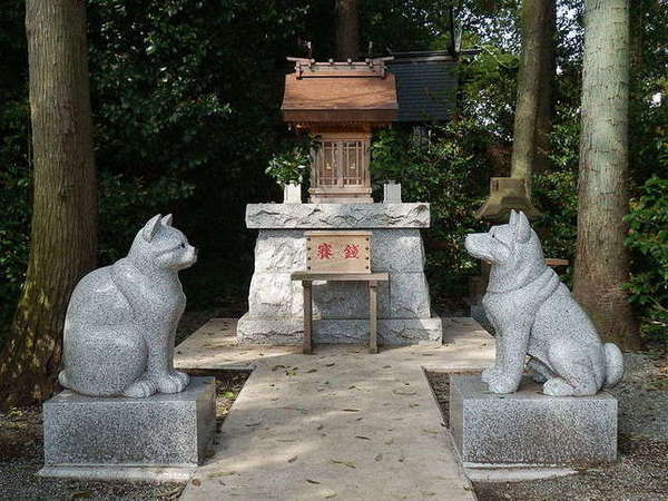 ペット愛好家必見！全国でも珍しいペットのお参りができる「座間神社」へ行こうの画像