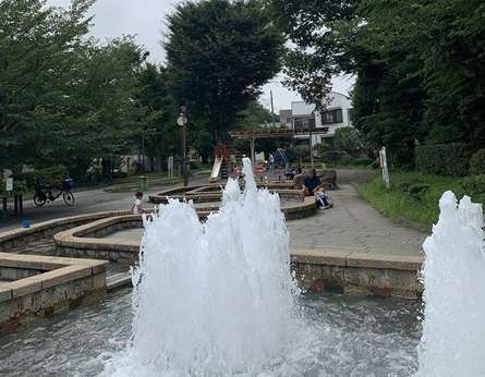 噴水がある石仏公園