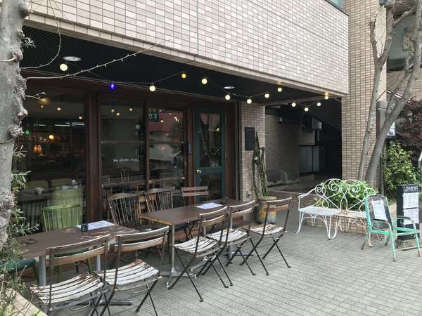 定食からデザートまで楽しめるカフェの画像
