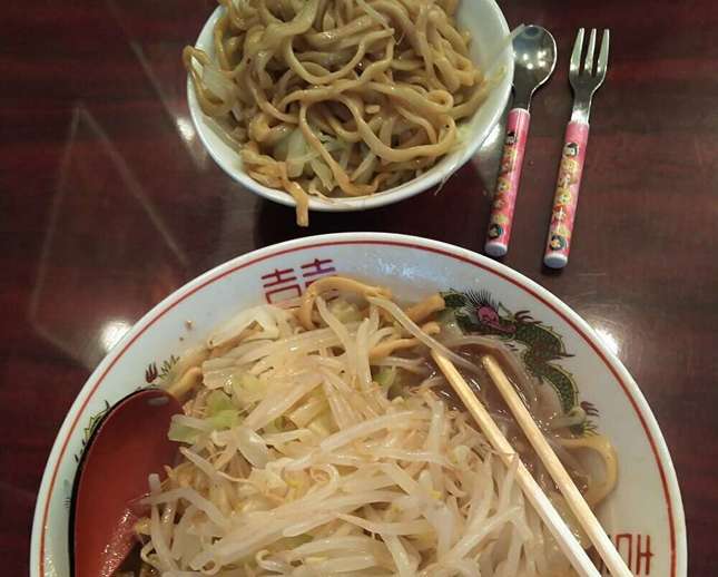 マシマシでたっぷり野菜が採れるラーメン！