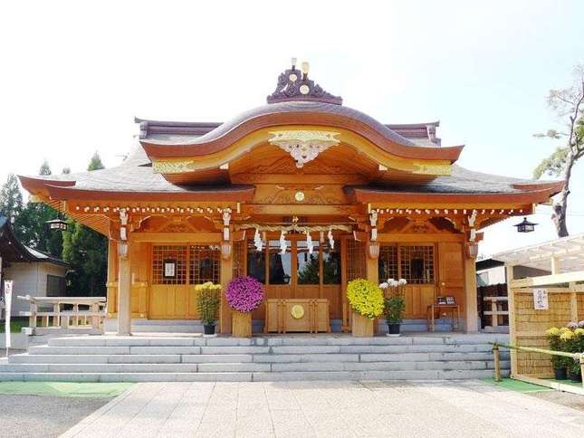 古戦場の上に建つ、歴史ある「菅原神社」でお参りしよう