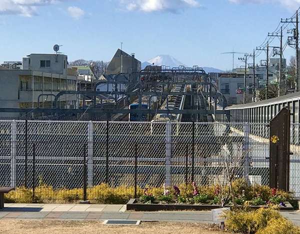世田谷区の駅近から富士が？代田富士356広場の画像