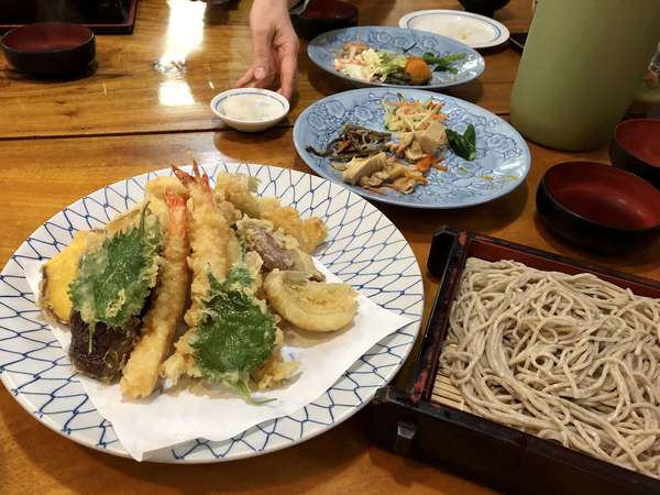 お惣菜が美味しいお蕎麦屋さんの画像
