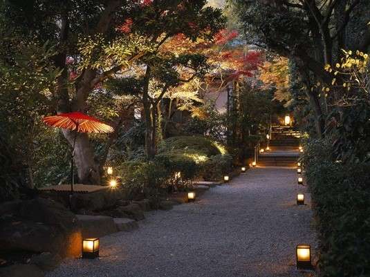 鶴巻温泉元湯陣屋の庭園