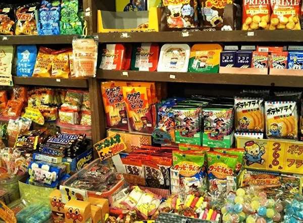 大人も子供もワクワクしちゃう駄菓子屋さんの画像