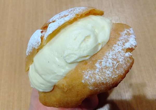 絶品クリームのシュークリームの画像