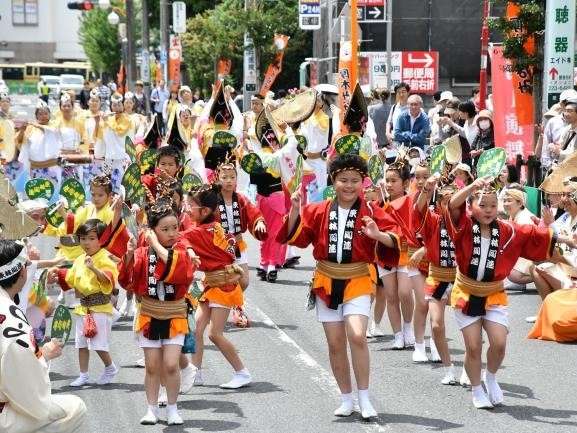 花と音楽と阿波踊りの祭典「相模川ローズガーデンフェスティバル」を楽しもう！