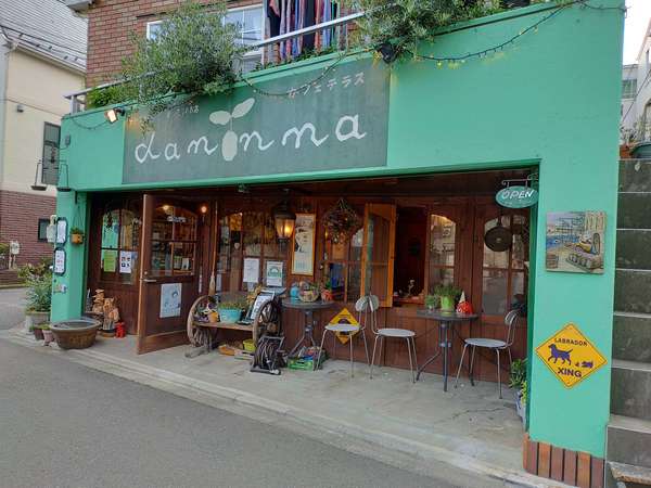 オリーブオイルの量り売りのお店の画像